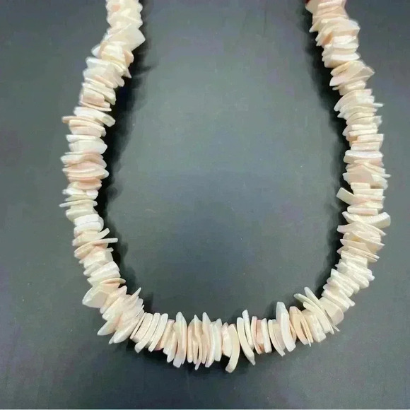 VGT Puka Shell Chip Necklace Hawaii Surfer Beach Style Peach/white/light… - Picture 5 of 10